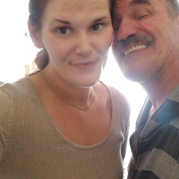 Meet your Posher, Heidi - Picture 2 of 6